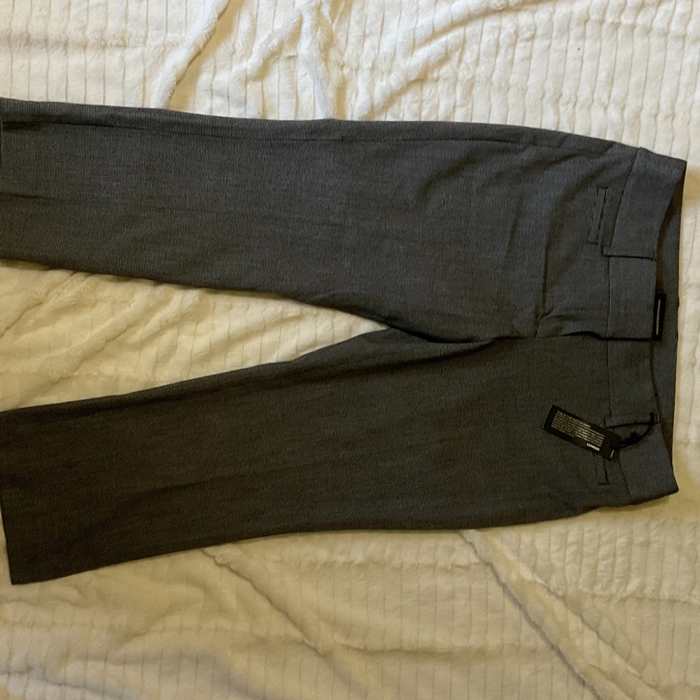 Brand New Express Capris Women’s Slacks Size 8